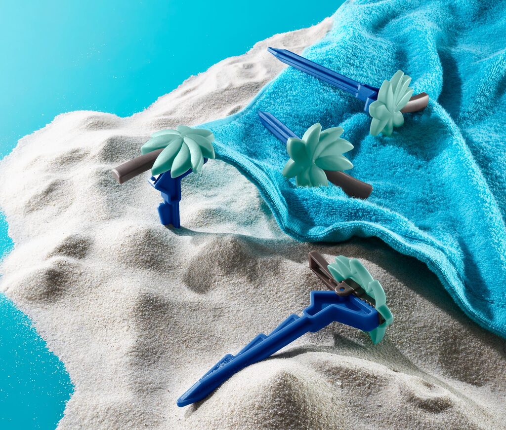 Tchibo 4 Beach Towel Pegs (16cm × 6cm × 6cm, 0.013kg)