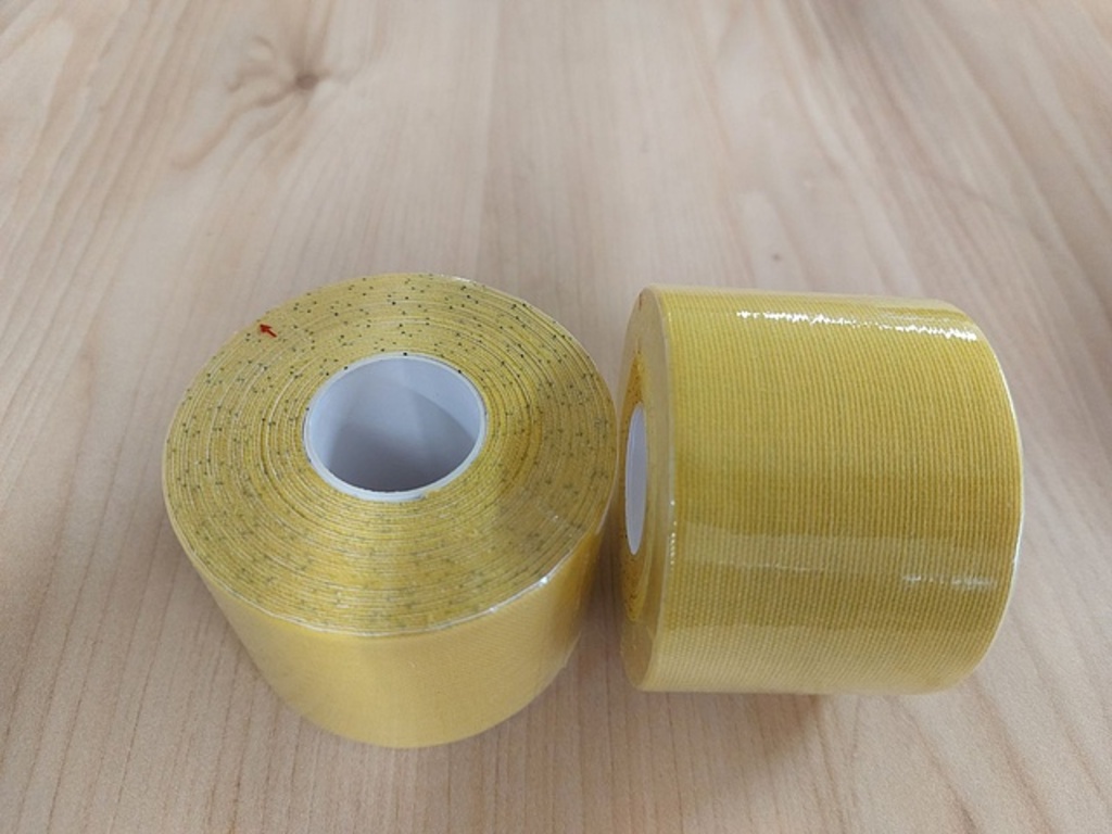 Pure2improve Kinesiology Tape (yellow, 500cm × 5cm, 2 pcs.)