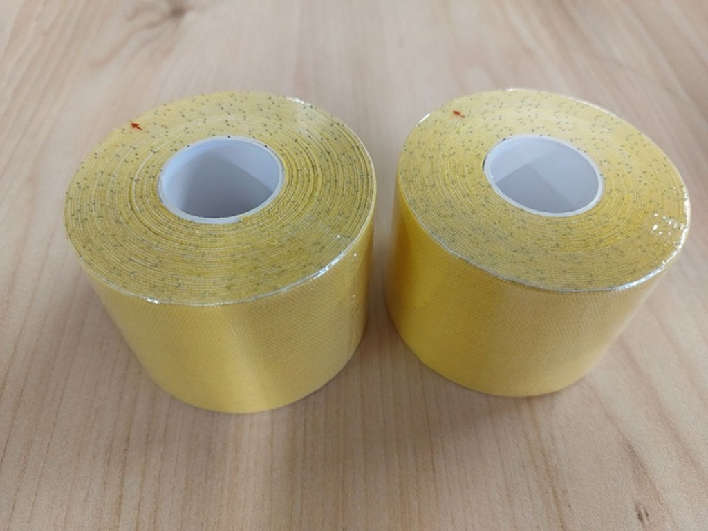 Pure2improve Kinesiology Tape (yellow, 500cm × 5cm, 2 pcs.)