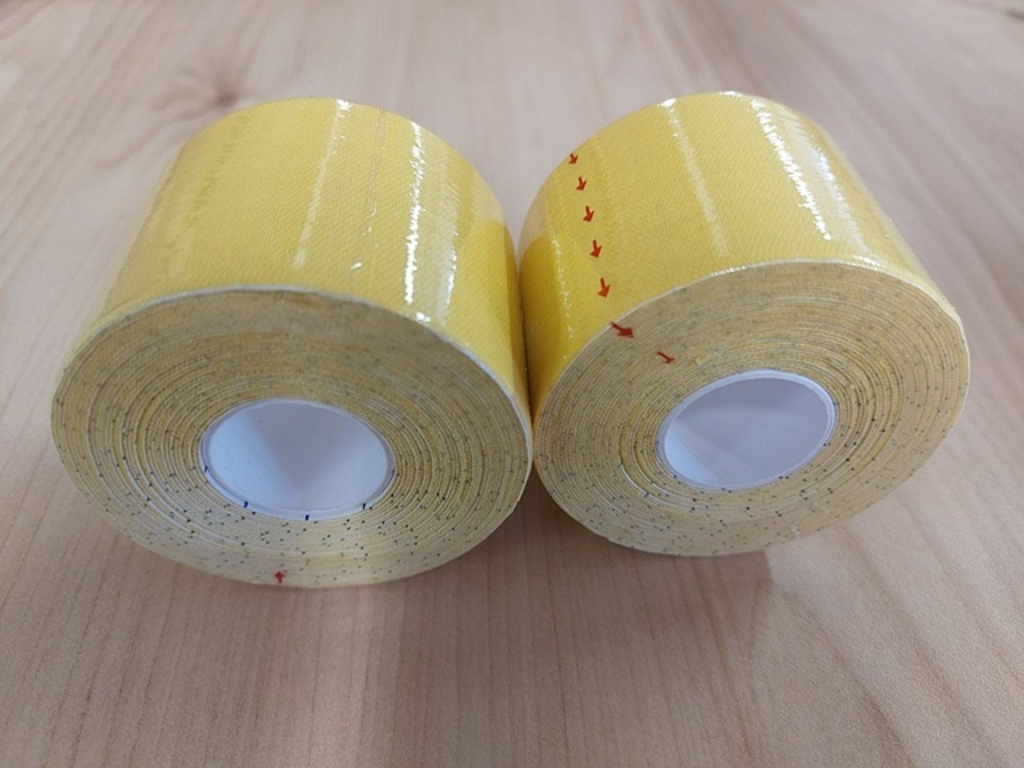 Pure2improve Kinesiology Tape (giallo, 500cm × 5cm, 2 pz.)